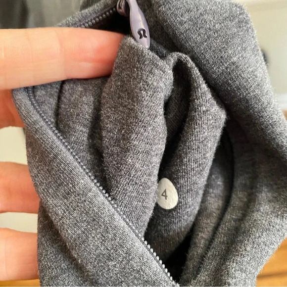 Lululemon Turtleneck Pullover Hidden Pockets Thumb Holes Gray Size 4 - Picture 6 of 8